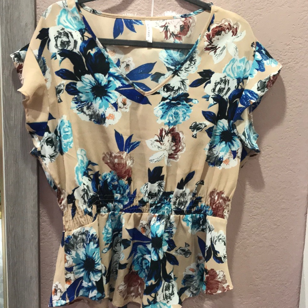 Floral top